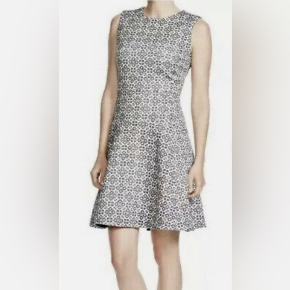 Excellent condition Tory Burch size 6 woven dress